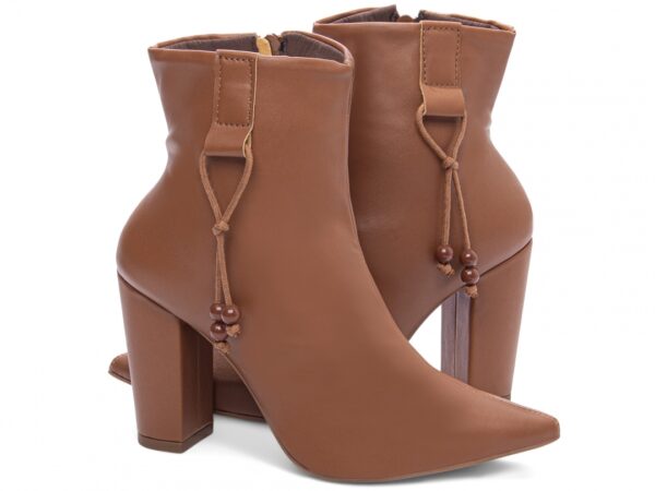Bota Cano Curto Caramelo Salto Quadrado Grosso AVS 65-14B