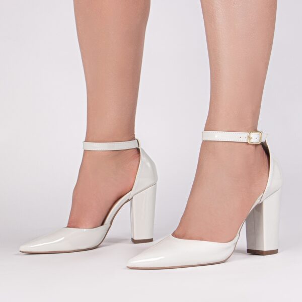 Sapato Scarpin Salto Bico Fino Off White Torricella 65-03B