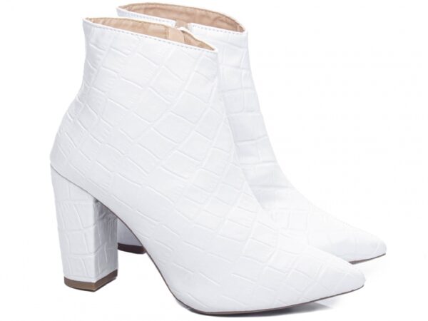 Bota Feminina Bico Branca Salto Alto Cano Baixo AVS 50B-D