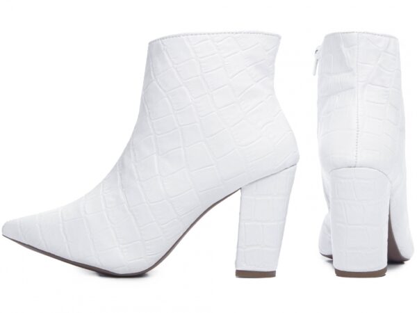 Bota Feminina Bico Branca Salto Alto Cano Baixo AVS 50B-D