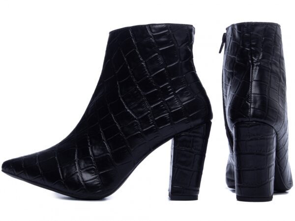 Bota Feminina Bico Preta Salto Alto Cano Baixo AVS 50B-C