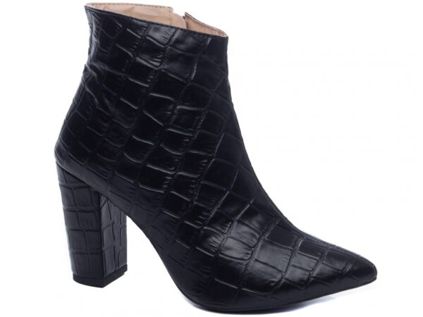 Bota Feminina Bico Preta Salto Alto Cano Baixo AVS 50B-C