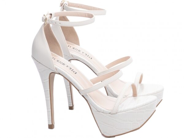 Sandália Meia Pata Feminina Salto Fino Off White Torricella AVS 1.204B