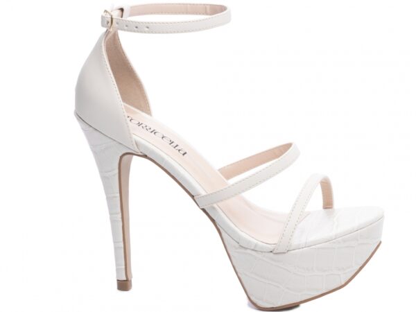 Sandália Meia Pata Feminina Salto Fino Off White Torricella AVS 1.204B