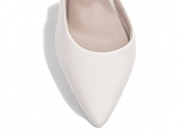 Sapato Scarpin Abertura Lateral Salto Off White Grosso AVS 65-05B