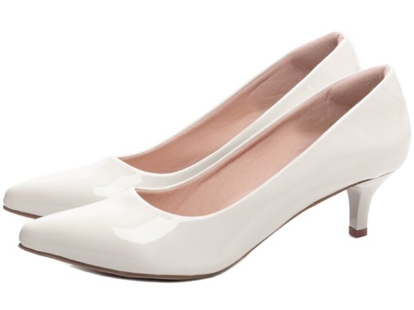 Sapato Scarpin Salto Fino Baixo Verniz Off White 9300-01B_AR